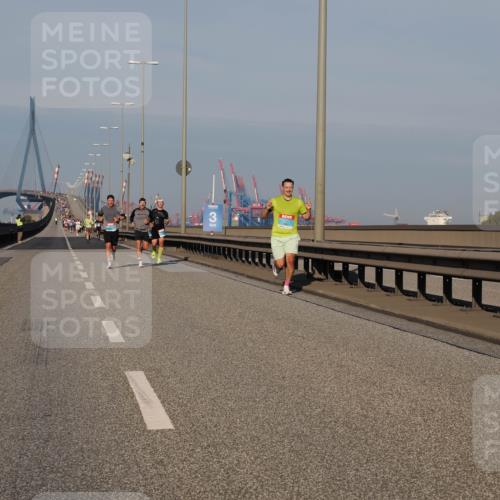 03.10.2025 - Köhlbrandbrückenlauf Fabian Wolf http://msf.ph/oto/9025271 03.10.2025 09:41:28 Position 3 3 meine-sportfotos.de