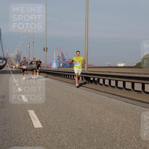 03.10.2025 - Köhlbrandbrückenlauf Fabian Wolf http://msf.ph/oto/9025276 03.10.2025 09:41:29 Position 3 3 meine-sportfotos.de