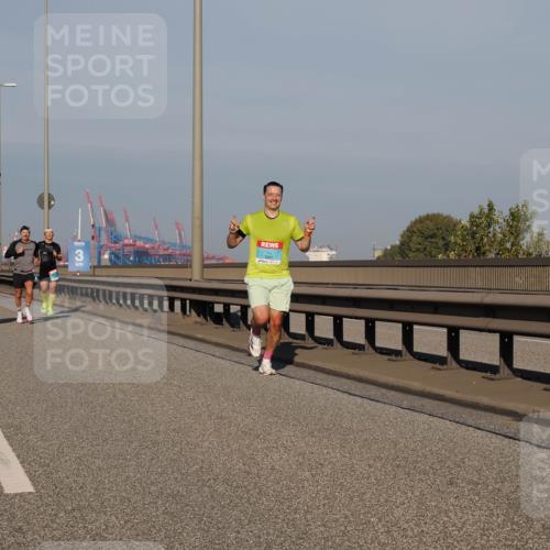 03.10.2025 - Köhlbrandbrückenlauf Fabian Wolf http://msf.ph/oto/9025321 03.10.2025 09:41:30 Position 3 3, 3841 meine-sportfotos.de