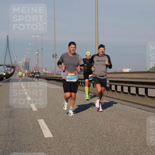 03.10.2025 - Köhlbrandbrückenlauf Fabian Wolf http://msf.ph/oto/9025419 03.10.2025 09:41:35 Position 3 3785 meine-sportfotos.de
