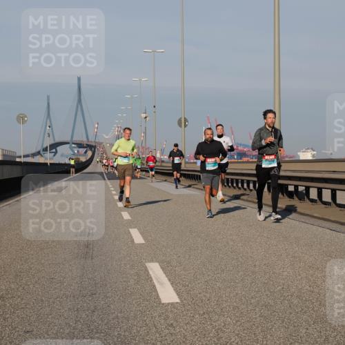 03.10.2025 - Köhlbrandbrückenlauf Fabian Wolf http://msf.ph/oto/9025549 03.10.2025 09:41:49 Position 3  meine-sportfotos.de