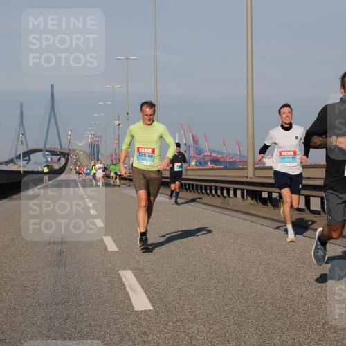 03.10.2025 - Köhlbrandbrückenlauf Fabian Wolf http://msf.ph/oto/9025614 03.10.2025 09:41:52 Position 3 1462, 3702, 3193 meine-sportfotos.de