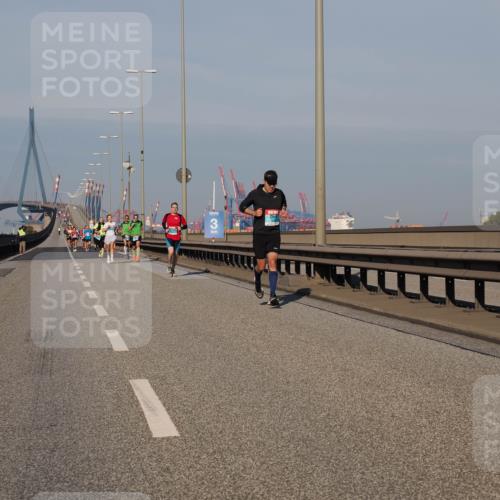 03.10.2025 - Köhlbrandbrückenlauf Fabian Wolf http://msf.ph/oto/9025656 03.10.2025 09:41:54 Position 3  meine-sportfotos.de