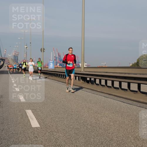 03.10.2025 - Köhlbrandbrückenlauf Fabian Wolf http://msf.ph/oto/9025730 03.10.2025 09:41:59 Position 3  meine-sportfotos.de