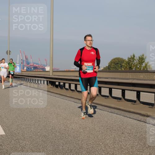 03.10.2025 - Köhlbrandbrückenlauf Fabian Wolf http://msf.ph/oto/9025788 03.10.2025 09:42:02 Position 3 490, 000000000 meine-sportfotos.de