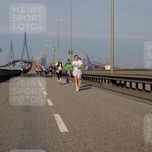 03.10.2025 - Köhlbrandbrückenlauf Fabian Wolf http://msf.ph/oto/9025798 03.10.2025 09:42:03 Position 3  meine-sportfotos.de