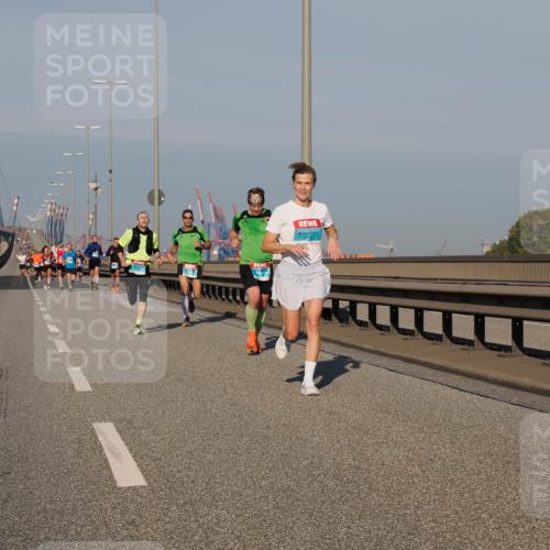 03.10.2025 - Köhlbrandbrückenlauf Fabian Wolf http://msf.ph/oto/9025847 03.10.2025 09:42:05 Position 3  meine-sportfotos.de