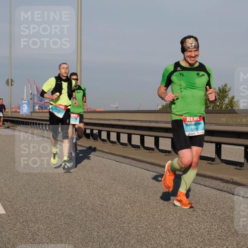 03.10.2025 - Köhlbrandbrückenlauf Fabian Wolf http://msf.ph/oto/9025913 03.10.2025 09:42:08 Position 3 2704, 2703, 3, 3720 meine-sportfotos.de
