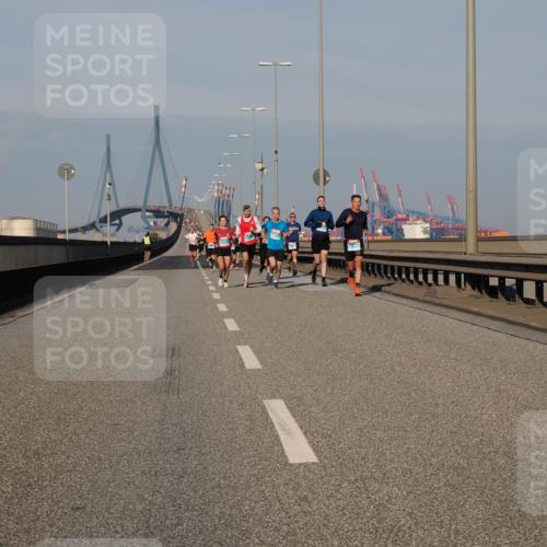 03.10.2025 - Köhlbrandbrückenlauf Fabian Wolf http://msf.ph/oto/9025937 03.10.2025 09:42:12 Position 3  meine-sportfotos.de