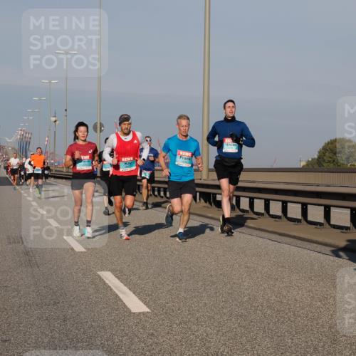 03.10.2025 - Köhlbrandbrückenlauf Fabian Wolf http://msf.ph/oto/9026056 03.10.2025 09:42:18 Position 3 20, 3527, 1030, 28 meine-sportfotos.de