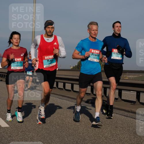 03.10.2025 - Köhlbrandbrückenlauf Fabian Wolf http://msf.ph/oto/9026122 03.10.2025 09:42:20 Position 3 3376, 3527, 1030, 1016 meine-sportfotos.de