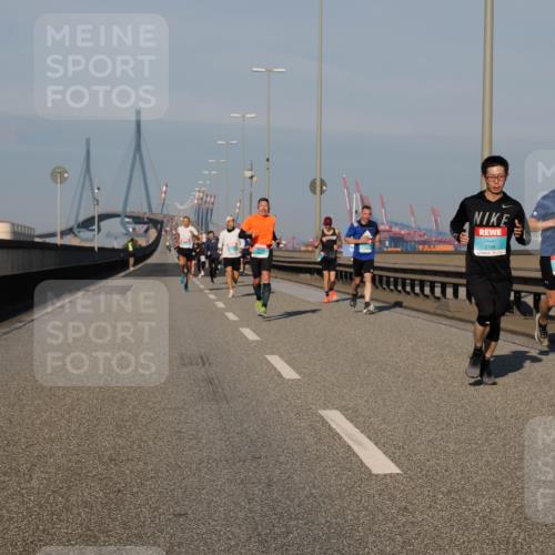 03.10.2025 - Köhlbrandbrückenlauf Fabian Wolf http://msf.ph/oto/9026132 03.10.2025 09:42:21 Position 3 3789 meine-sportfotos.de