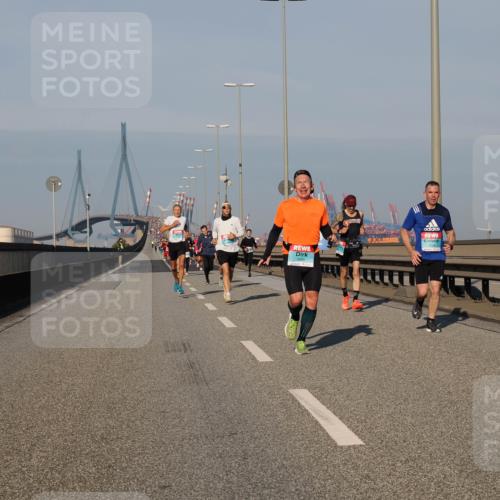 03.10.2025 - Köhlbrandbrückenlauf Fabian Wolf http://msf.ph/oto/9026200 03.10.2025 09:42:24 Position 3 1028, 3266 meine-sportfotos.de