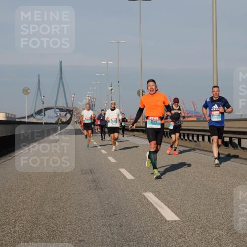 03.10.2025 - Köhlbrandbrückenlauf Fabian Wolf http://msf.ph/oto/9026208 03.10.2025 09:42:24 Position 3 3266 meine-sportfotos.de