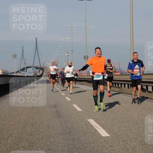 03.10.2025 - Köhlbrandbrückenlauf Fabian Wolf http://msf.ph/oto/9026212 03.10.2025 09:42:24 Position 3  meine-sportfotos.de