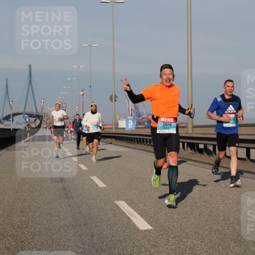 03.10.2025 - Köhlbrandbrückenlauf Fabian Wolf http://msf.ph/oto/9026237 03.10.2025 09:42:25 Position 3 3266 meine-sportfotos.de