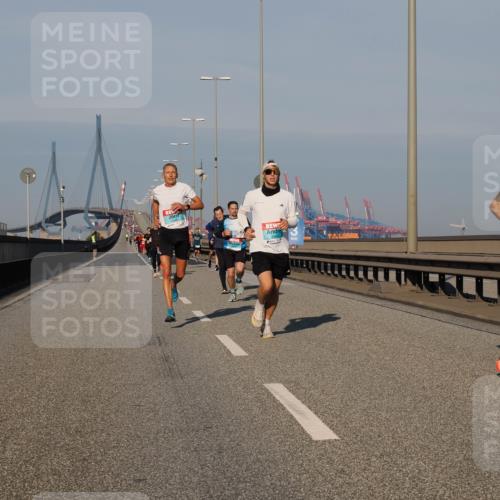 03.10.2025 - Köhlbrandbrückenlauf Fabian Wolf http://msf.ph/oto/9026280 03.10.2025 09:42:27 Position 3 1048, 3007 meine-sportfotos.de