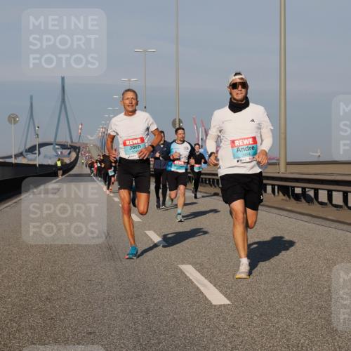 03.10.2025 - Köhlbrandbrückenlauf Fabian Wolf http://msf.ph/oto/9026327 03.10.2025 09:42:29 Position 3 1048, 3494 meine-sportfotos.de