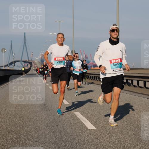 03.10.2025 - Köhlbrandbrückenlauf Fabian Wolf http://msf.ph/oto/9026343 03.10.2025 09:42:29 Position 3 1048, 3494 meine-sportfotos.de