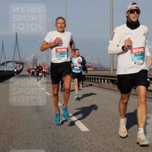 03.10.2025 - Köhlbrandbrückenlauf Fabian Wolf http://msf.ph/oto/9026355 03.10.2025 09:42:30 Position 3 1048, 2879, 3494 meine-sportfotos.de
