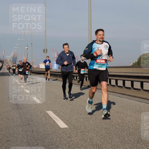 03.10.2025 - Köhlbrandbrückenlauf Fabian Wolf http://msf.ph/oto/9026392 03.10.2025 09:42:32 Position 3 3, 2879 meine-sportfotos.de