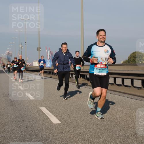 03.10.2025 - Köhlbrandbrückenlauf Fabian Wolf http://msf.ph/oto/9026400 03.10.2025 09:42:32 Position 3 3, 2879 meine-sportfotos.de