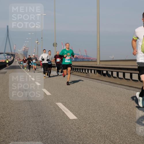 03.10.2025 - Köhlbrandbrückenlauf Fabian Wolf http://msf.ph/oto/9026755 03.10.2025 09:42:48 Position 3  meine-sportfotos.de