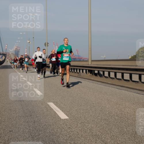 03.10.2025 - Köhlbrandbrückenlauf Fabian Wolf http://msf.ph/oto/9026773 03.10.2025 09:42:49 Position 3  meine-sportfotos.de
