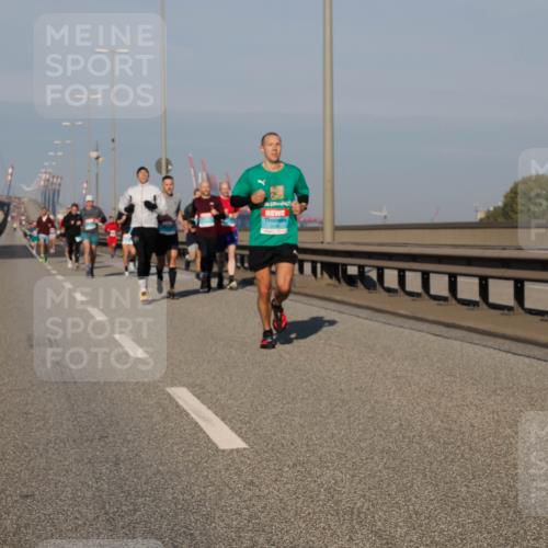 03.10.2025 - Köhlbrandbrückenlauf Fabian Wolf http://msf.ph/oto/9026791 03.10.2025 09:42:49 Position 3  meine-sportfotos.de