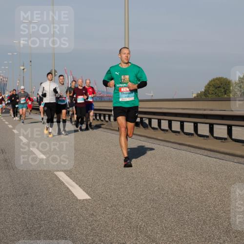 03.10.2025 - Köhlbrandbrückenlauf Fabian Wolf http://msf.ph/oto/9026813 03.10.2025 09:42:50 Position 3 3185 meine-sportfotos.de