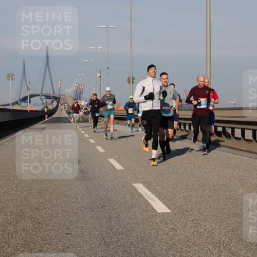 03.10.2025 - Köhlbrandbrückenlauf Fabian Wolf http://msf.ph/oto/9026853 03.10.2025 09:42:52 Position 3  meine-sportfotos.de