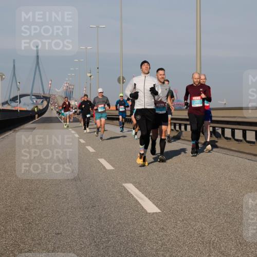 03.10.2025 - Köhlbrandbrückenlauf Fabian Wolf http://msf.ph/oto/9026860 03.10.2025 09:42:52 Position 3 3834 meine-sportfotos.de