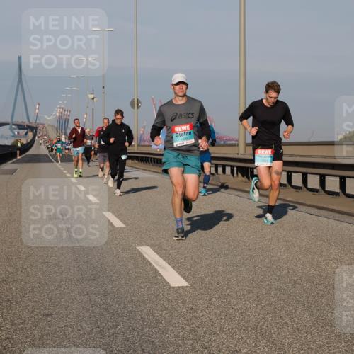 03.10.2025 - Köhlbrandbrückenlauf Fabian Wolf http://msf.ph/oto/9026976 03.10.2025 09:42:56 Position 3 1490, 3531, 3763 meine-sportfotos.de