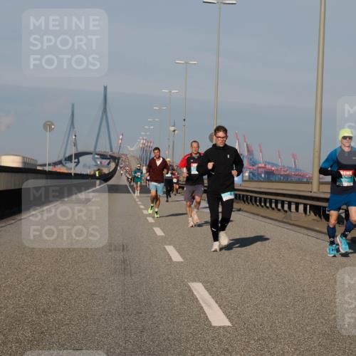 03.10.2025 - Köhlbrandbrückenlauf Fabian Wolf http://msf.ph/oto/9027012 03.10.2025 09:42:57 Position 3  meine-sportfotos.de