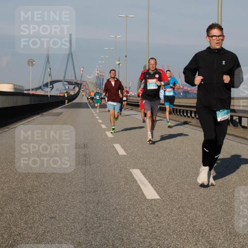 03.10.2025 - Köhlbrandbrückenlauf Fabian Wolf http://msf.ph/oto/9027074 03.10.2025 09:42:59 Position 3 1095 meine-sportfotos.de