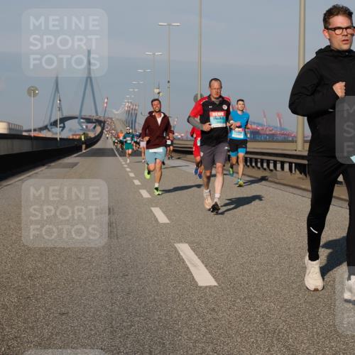 03.10.2025 - Köhlbrandbrückenlauf Fabian Wolf http://msf.ph/oto/9027087 03.10.2025 09:43:00 Position 3 10 meine-sportfotos.de