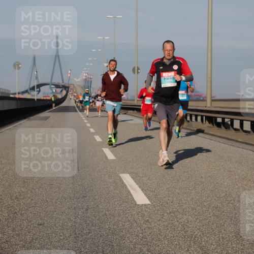 03.10.2025 - Köhlbrandbrückenlauf Fabian Wolf http://msf.ph/oto/9027114 03.10.2025 09:43:01 Position 3 3402 meine-sportfotos.de