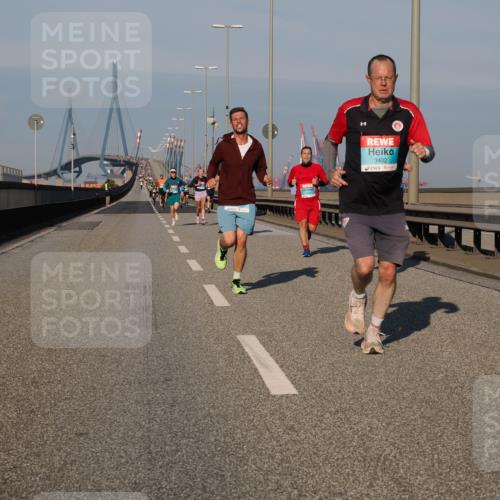 03.10.2025 - Köhlbrandbrückenlauf Fabian Wolf http://msf.ph/oto/9027128 03.10.2025 09:43:01 Position 3 3402 meine-sportfotos.de