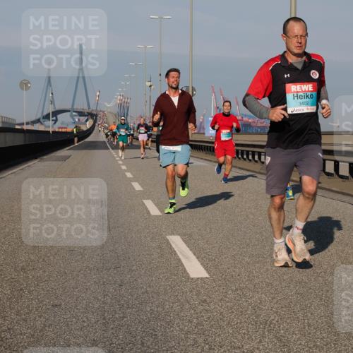 03.10.2025 - Köhlbrandbrückenlauf Fabian Wolf http://msf.ph/oto/9027145 03.10.2025 09:43:02 Position 3 3402 meine-sportfotos.de