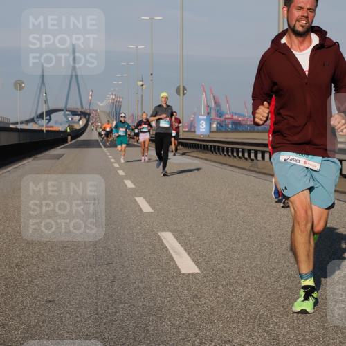 03.10.2025 - Köhlbrandbrückenlauf Fabian Wolf http://msf.ph/oto/9027220 03.10.2025 09:43:04 Position 3 3 meine-sportfotos.de