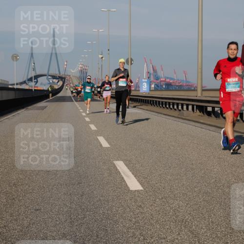 03.10.2025 - Köhlbrandbrückenlauf Fabian Wolf http://msf.ph/oto/9027233 03.10.2025 09:43:04 Position 3 3, 3705 meine-sportfotos.de