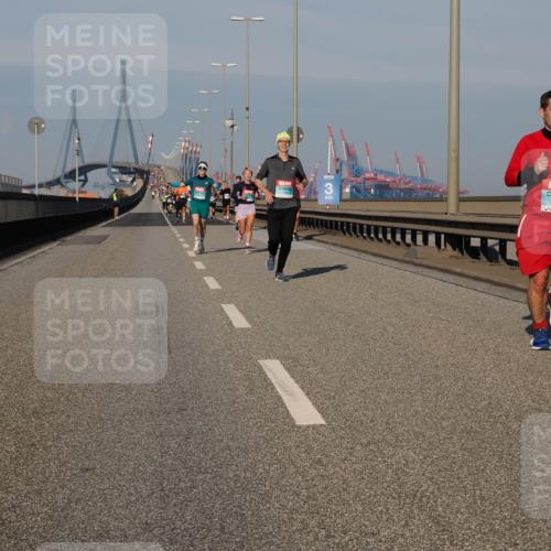 03.10.2025 - Köhlbrandbrückenlauf Fabian Wolf http://msf.ph/oto/9027241 03.10.2025 09:43:05 Position 3 3705 meine-sportfotos.de