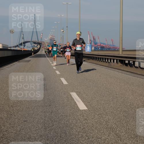03.10.2025 - Köhlbrandbrückenlauf Fabian Wolf http://msf.ph/oto/9027247 03.10.2025 09:43:05 Position 3 3705 meine-sportfotos.de