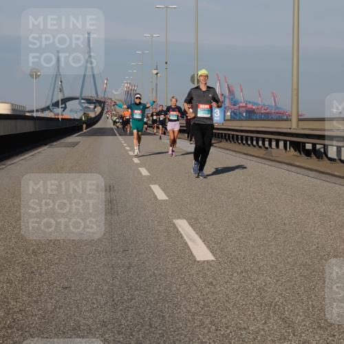 03.10.2025 - Köhlbrandbrückenlauf Fabian Wolf http://msf.ph/oto/9027260 03.10.2025 09:43:05 Position 3  meine-sportfotos.de