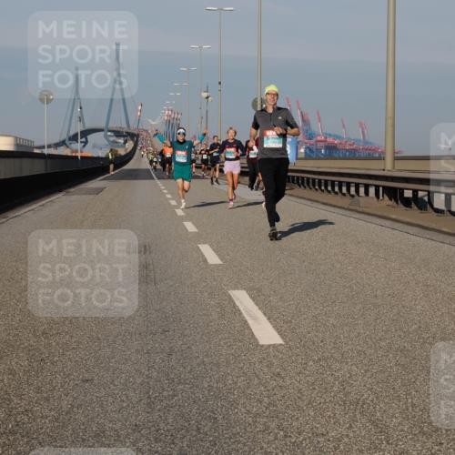 03.10.2025 - Köhlbrandbrückenlauf Fabian Wolf http://msf.ph/oto/9027266 03.10.2025 09:43:06 Position 3 1103 meine-sportfotos.de