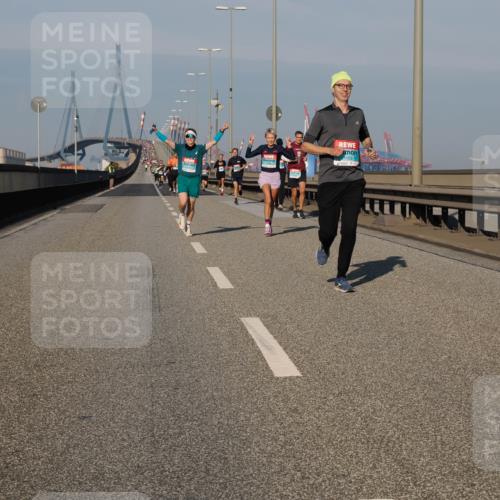 03.10.2025 - Köhlbrandbrückenlauf Fabian Wolf http://msf.ph/oto/9027311 03.10.2025 09:43:07 Position 3 103 meine-sportfotos.de