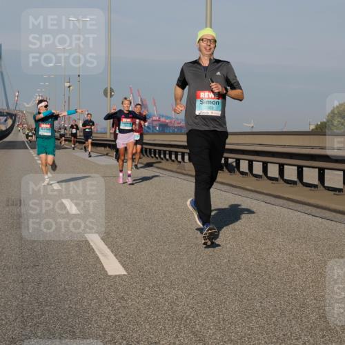 03.10.2025 - Köhlbrandbrückenlauf Fabian Wolf http://msf.ph/oto/9027343 03.10.2025 09:43:08 Position 3 1103 meine-sportfotos.de