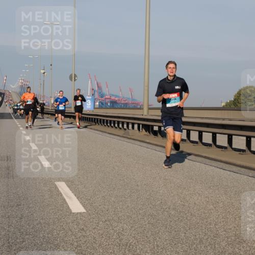 03.10.2025 - Köhlbrandbrückenlauf Fabian Wolf http://msf.ph/oto/9027569 03.10.2025 09:43:16 Position 3 3143 meine-sportfotos.de