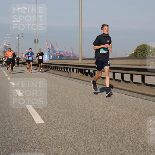 03.10.2025 - Köhlbrandbrückenlauf Fabian Wolf http://msf.ph/oto/9027578 03.10.2025 09:43:16 Position 3  meine-sportfotos.de