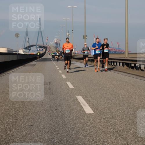 03.10.2025 - Köhlbrandbrückenlauf Fabian Wolf http://msf.ph/oto/9027657 03.10.2025 09:43:19 Position 3  meine-sportfotos.de